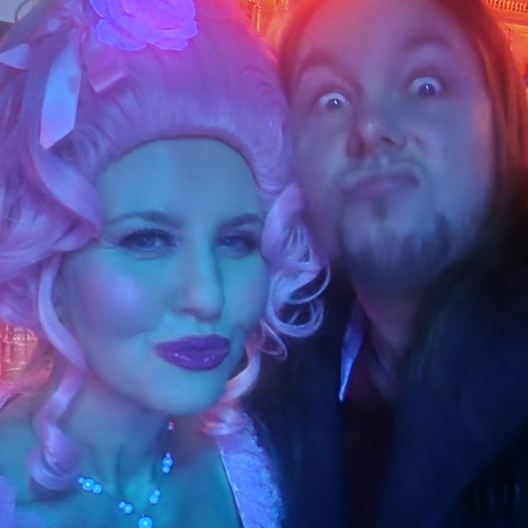 Meet your Posher, Kim - Picture 3 of 4